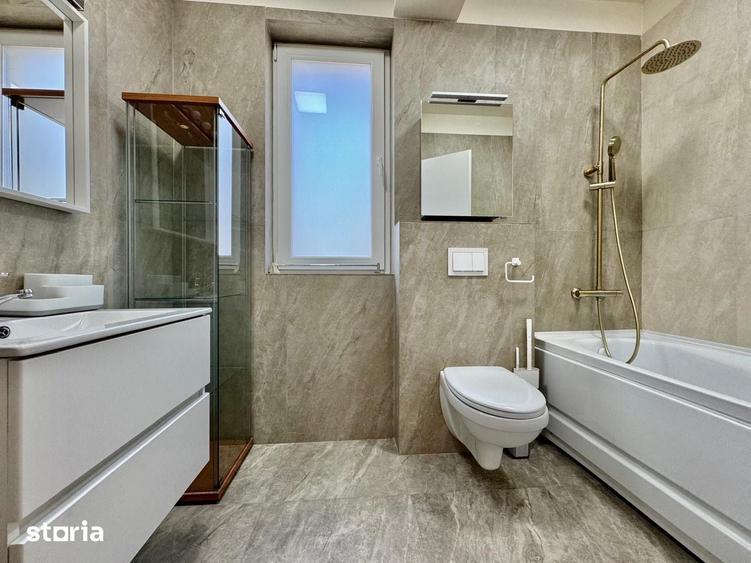 Casă cu 5 camere cu Teren 330 Mp în Tunari