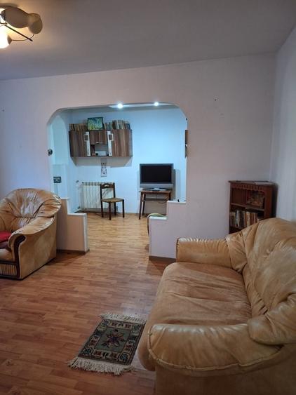 Apartament cu 2 camere semidecomandat în Ultracentral