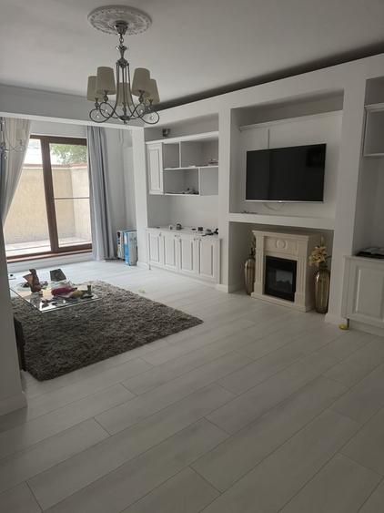 Apartament cu 3 camere decomandat în Aviației