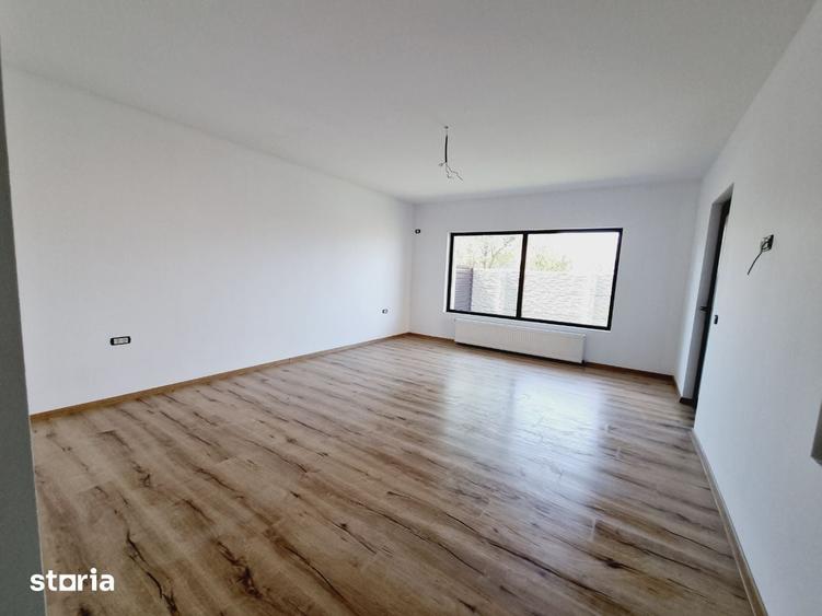 Casă cu 4 camere cu Teren 75 Mp în Domnești