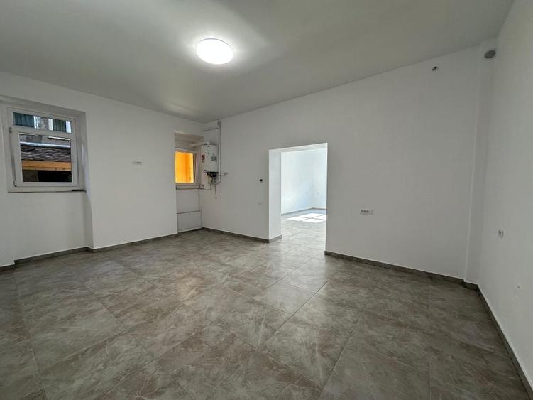 Spațiu comercial, de 89 mp, în Daia