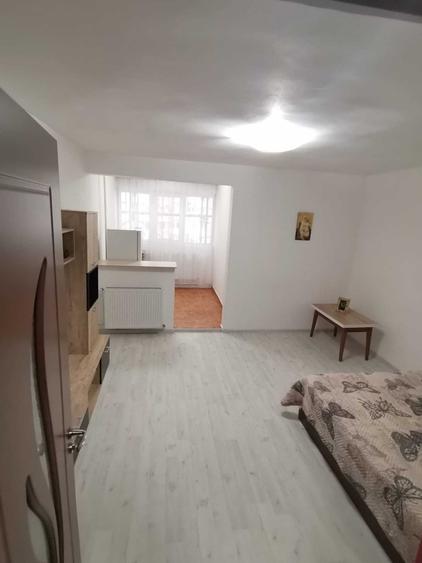 Garsoniera renovata complet, mobilata si utilata Unirii Nord, Str. Pietroasele, Buzau - 1