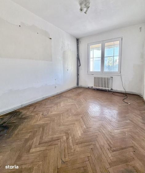 Apartament cu 3 camere decomandat în Tudor