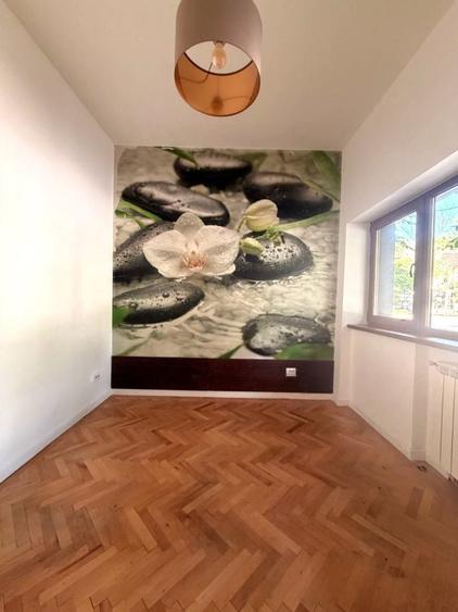 Apartament cu 4 camere în P-ța Victoriei