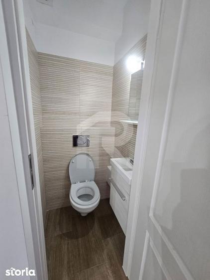 Apartament cu 3 camere semidecomandat, mobilat în Central