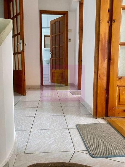 Apartament cu 4 camere decomandat, mobilat în Decebal