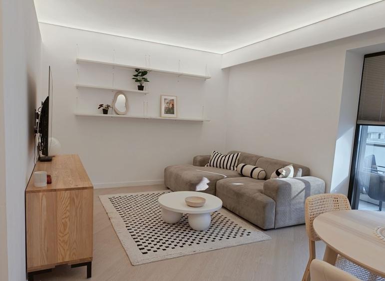 Apartament cu 3 camere decomandat în Pipera