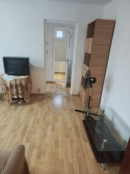Apartament cu 2 camere semidecomandat în Militari