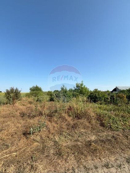 Teren Construcții intravilan de 1500 mp, în Tărtășești