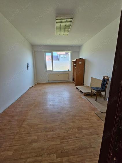 Spațiu comercial, de 45 mp, în Săveni