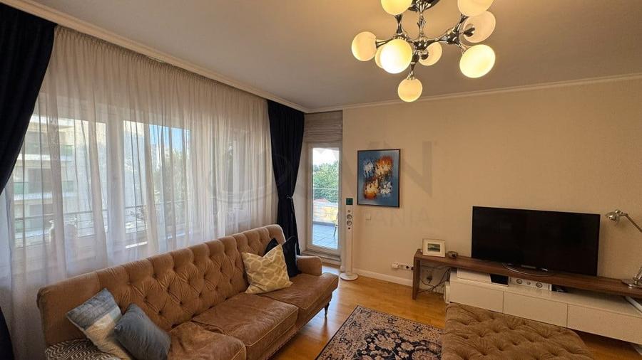 Apartament cu 3 camere decomandat în Lacul Tei