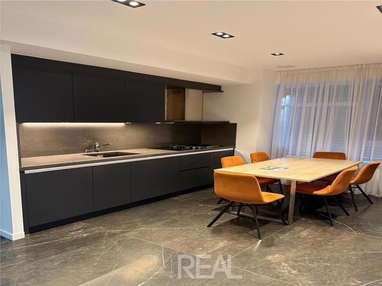 Apartament cu 2 camere decomandat în Tei
