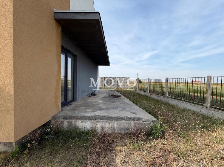 Casă cu 3 camere cu Canalizare în Sânandrei
