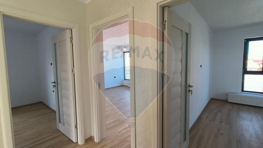 Casă cu 4 camere cu Teren 321 Mp în Port