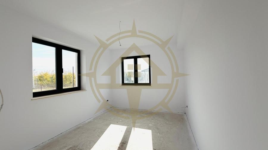 Casă cu 6 camere cu Teren 400 Mp în Corbeanca