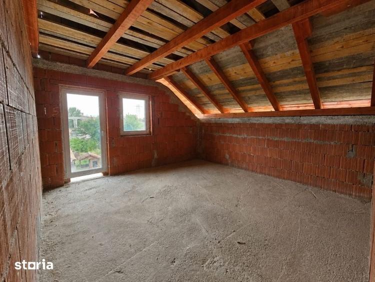 Casă cu 5 camere cu Teren 637 Mp în Sud