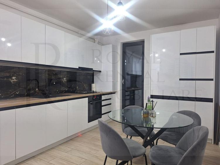 Apartament cu 3 camere semidecomandat, mobilat în Zorilor