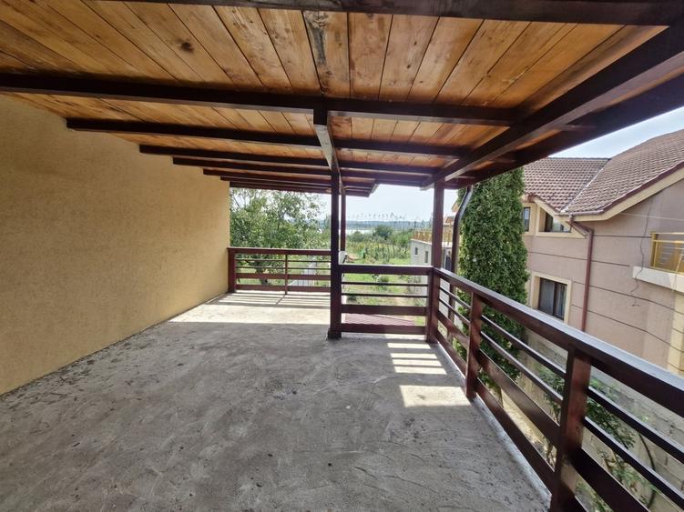 Casă cu 4 camere cu Teren 478 Mp în Central