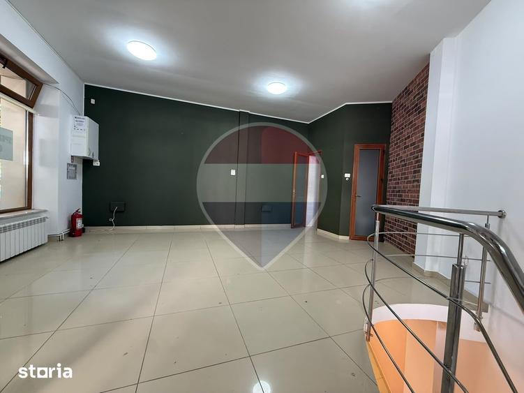 Spațiu comercial, de 74 mp, în Central