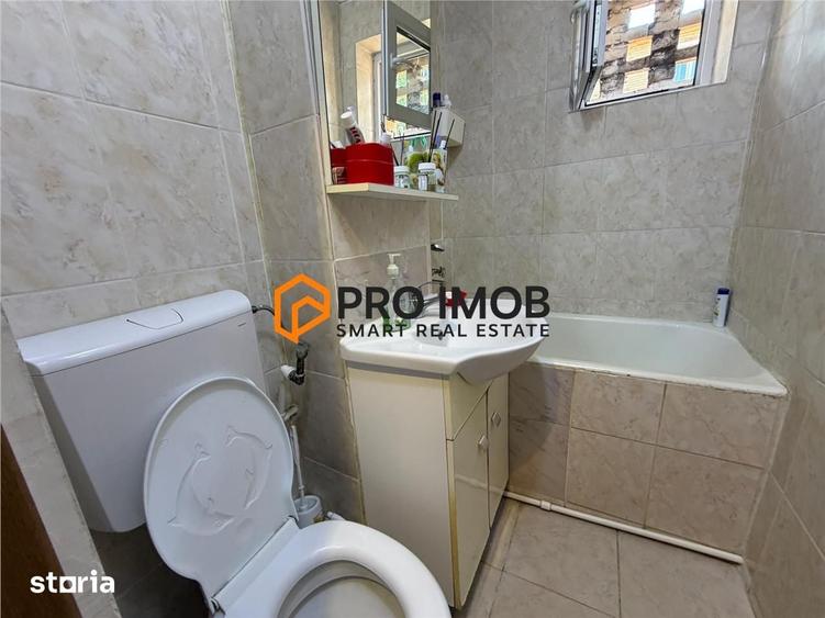 Apartament cu 4 camere semidecomandat în Micro 5