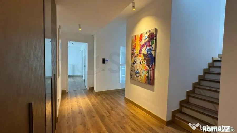 Casă cu 7 camere cu Teren 620 Mp în Central