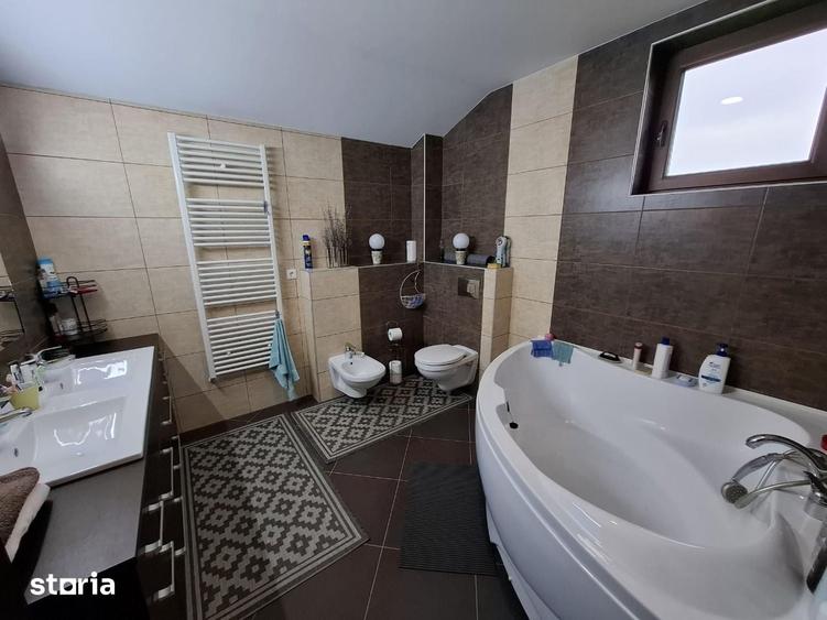 Casă cu 5 camere cu Teren 1500 Mp în Satulung