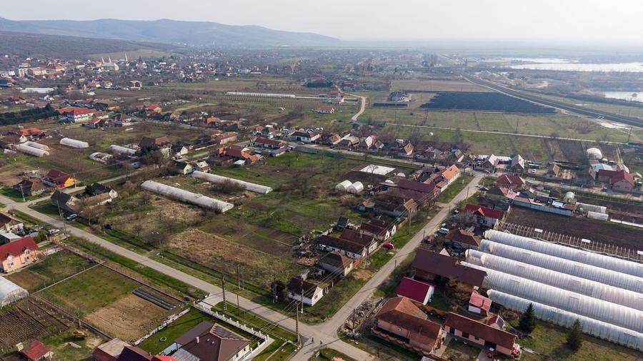Casă individuală cu 2 camere cu Canalizare în Cuvin