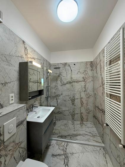 Apartament cu 2 camere decomandat în Universitate