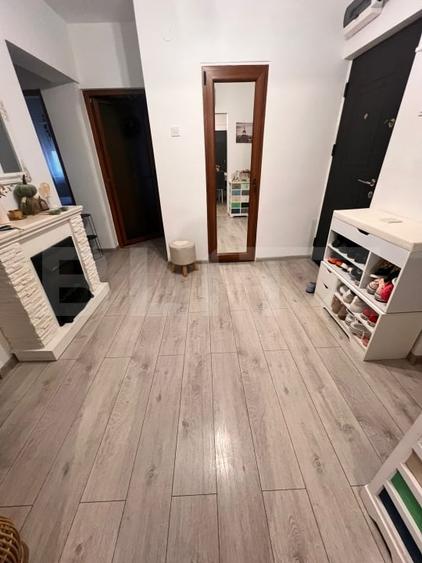 Apartament cu 4 camere decomandat, mobilat în Hunedoara