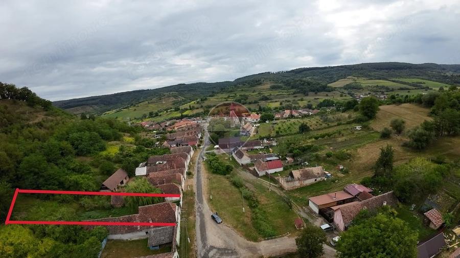 Casă cu Teren 1523 Mp în Valchid
