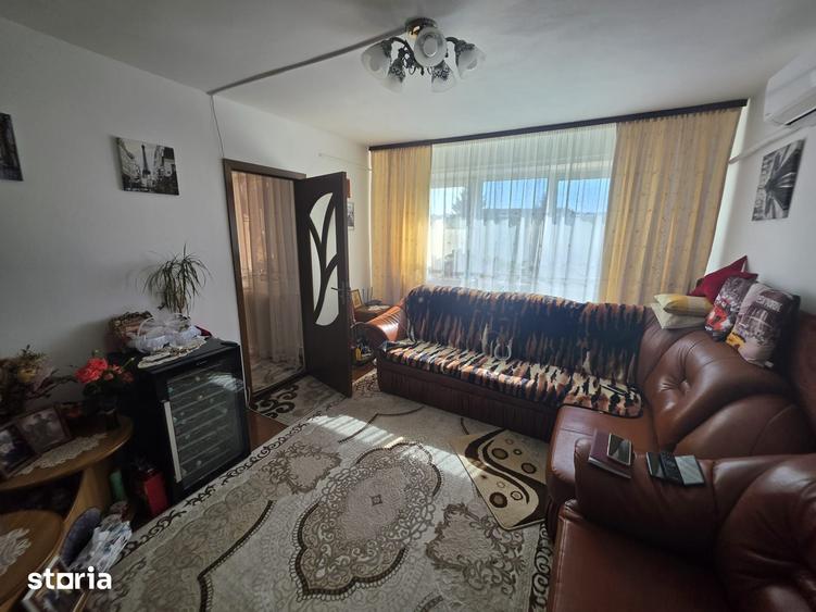 Apartament cu 2 camere nedecomandat în Republicii