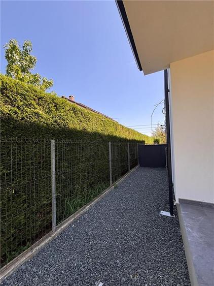 Duplex cu 4 camere cu Canalizare în Moșnița Nouă