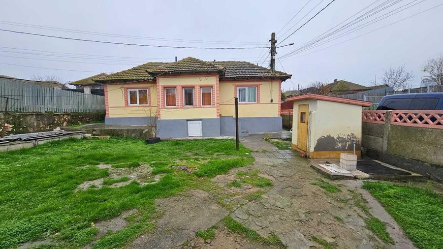Casă cu 4 camere în Hârșova