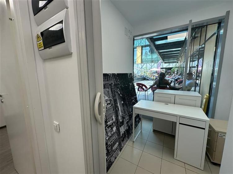 Birou, de 34 mp, în P-ta Presei Libere