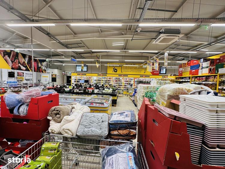Spațiu comercial, de 1,200 mp, în Dragomirești-Vale