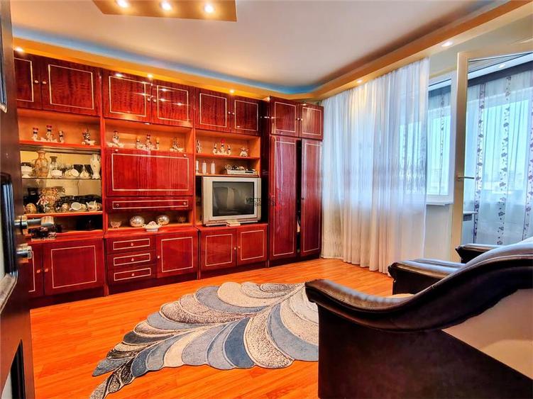 Apartament cu 2 camere decomandat în Titan