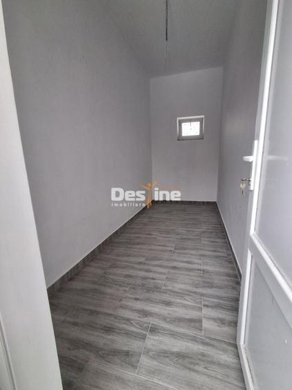 Duplex cu 4 camere cu Canalizare în Valea Adâncă