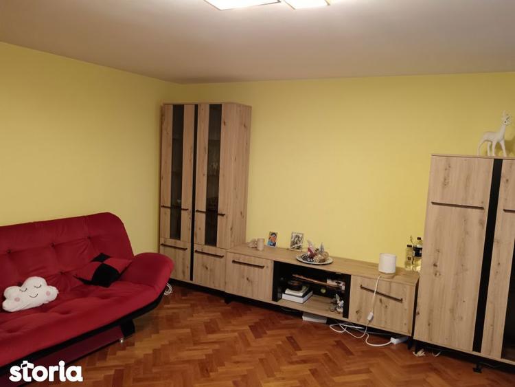 Casă cu 4 camere cu Canalizare în Lascăr Catargiu