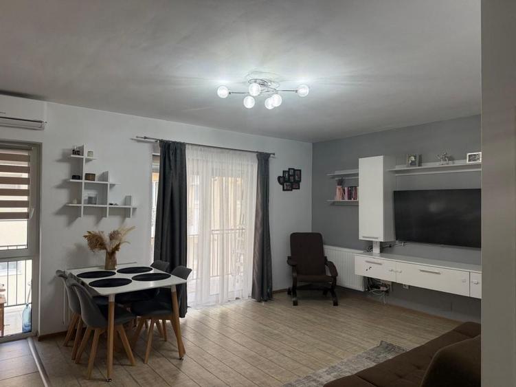 Apartament cu 2 camere decomandat în Florești