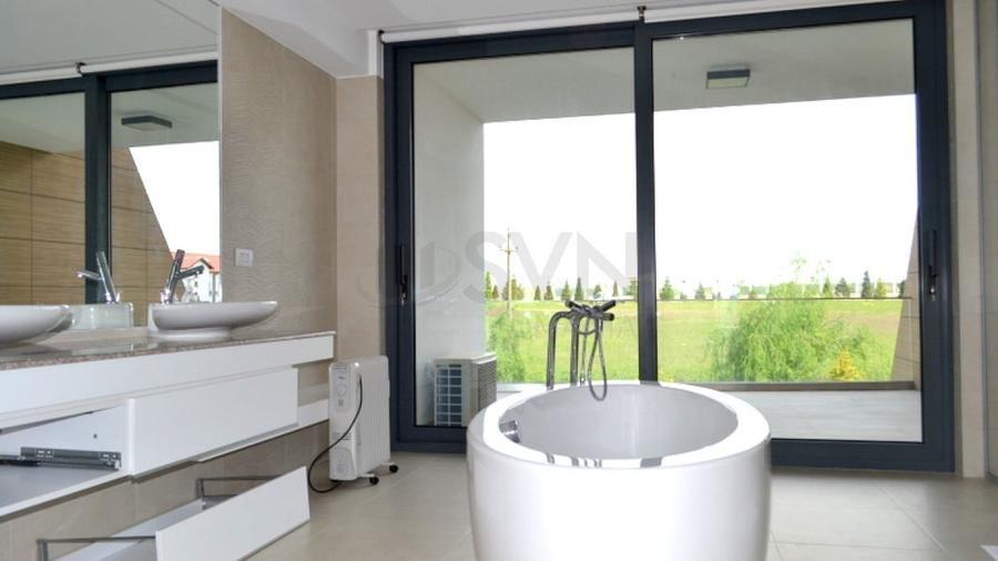 Casă individuală cu 7 camere cu Canalizare în Pipera