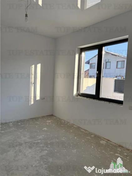 Casă cu 4 camere cu Teren 492 Mp în Cumpăna