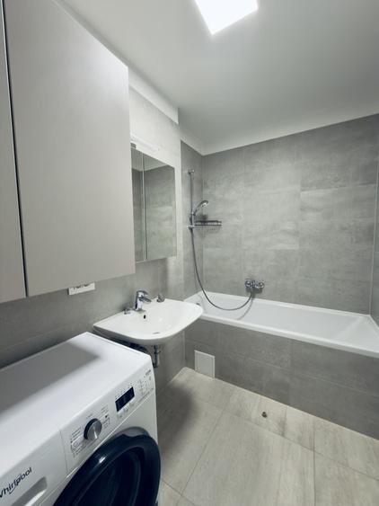 Apartament cu 2 camere semidecomandat în Tractorul