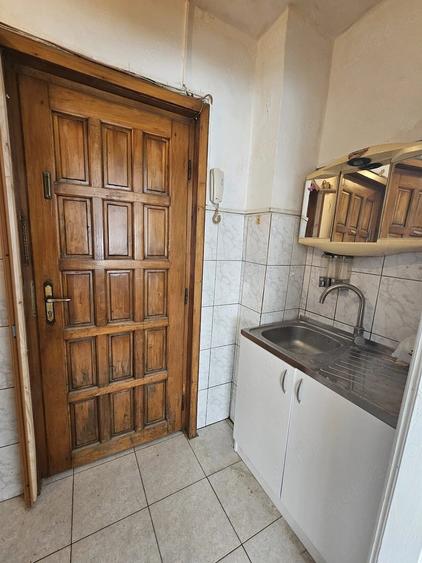 Garsonieră semidecomandată în Buziașului
