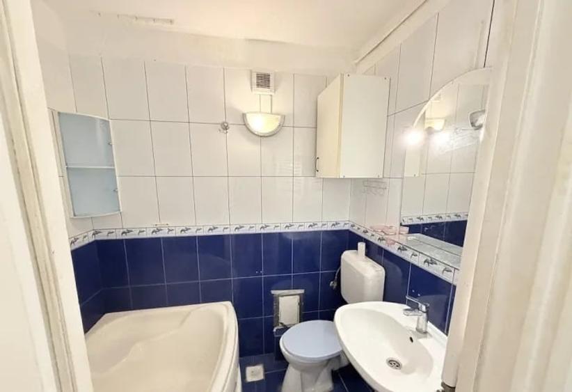 Apartament cu 3 camere decomandat în Drumul Taberei