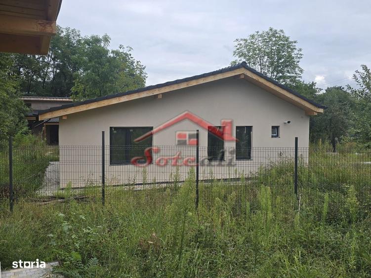 Casă cu 3 camere cu Teren 1030 Mp în Central