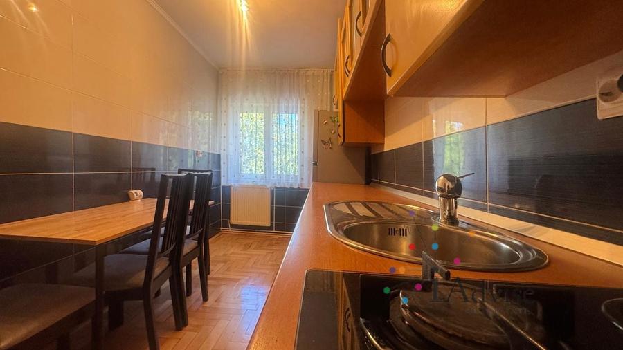 Apartament cu 3 camere, mobilat în Centrul Civic