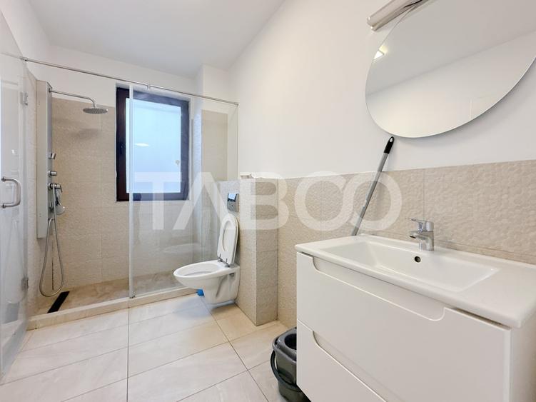 Penthouse cu 4 camere semidecomandat, mobilat în Gheorgheni