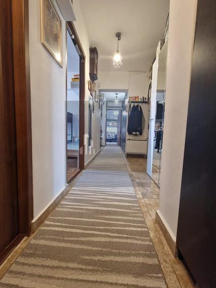 Apartament cu 4 camere semidecomandat în Central