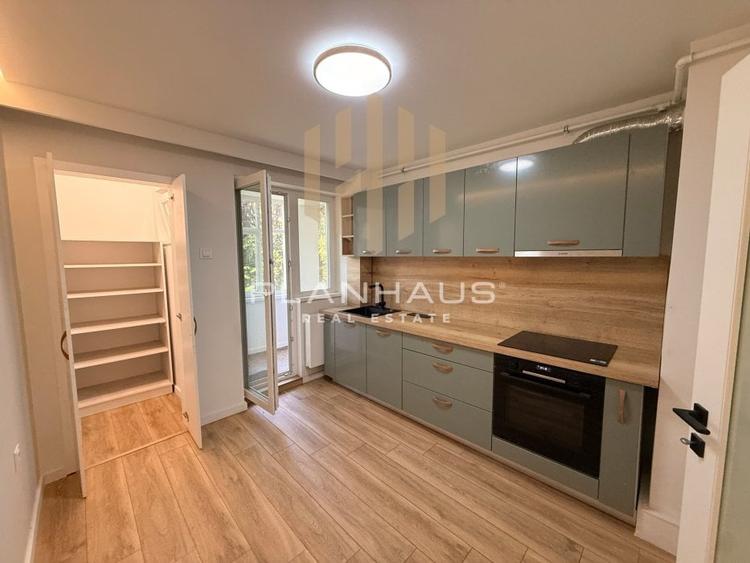 Apartament cu 4 camere decomandat, mobilat în Ultracentral