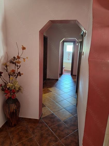 Apartament cu 4 camere decomandat în Central